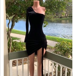 Black Pull Velvet Dress